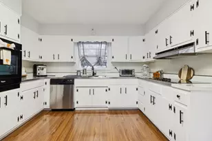 310 Oak St, North Aurora, IL 60542 - Photo 5