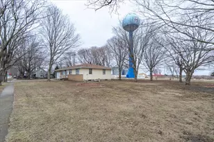 304 N Main St, Mclean, IL 61754 - Photo 3