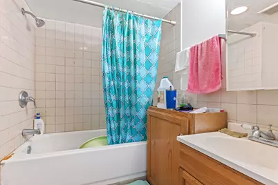 318 W 24th Place, Chicago, IL 60616 - Photo 9