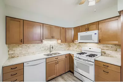 1575 Sandpebble Drive #113, Wheeling, IL 60090 - Photo 3