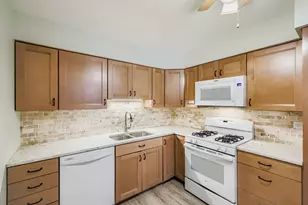 1575 Sandpebble Dr, Wheeling, IL 60090 - Photo 3