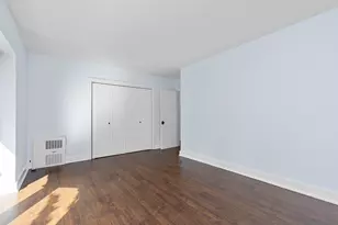 2300 Windsor Mall Ct, Park Ridge, IL 60068 - Photo 15