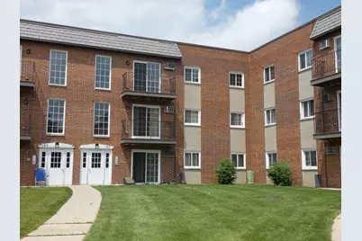 121 W Elk Trail #221, Carol Stream, IL 60188 - Photo 1