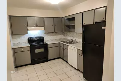 121 W Elk Trail #221, Carol Stream, IL 60188 - Photo 3