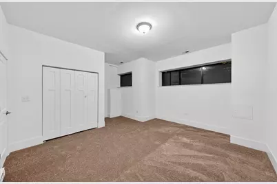 626 E Oakwood Boulevard, Chicago, IL 60653 - Photo 9