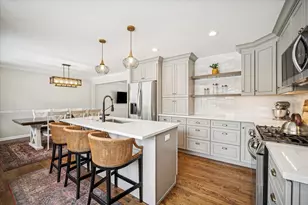 1718 S Ridge Dr, Arlington Heights, IL 60005 - Photo 9