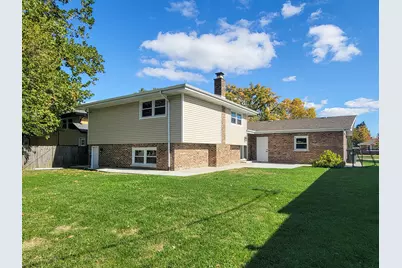 7716 Cronin Avenue, Justice, IL 60458 - Photo 3