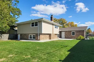 7716 Cronin Ave, Justice, IL 60458 - Photo 3