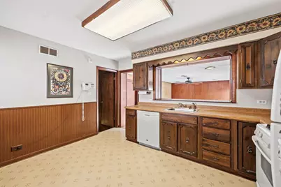 10113 W Palmer Avenue, Melrose Park, IL 60164 - Photo 9