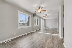 2932 Roberts Dr, Woodridge, IL 60517 - Photo 5