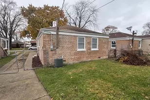 12613 S Bishop St, Calumet Park, IL 60827 - Photo 5