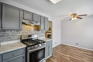 787 Daybreak Ln, Carol Stream, IL 60188 - Photo 7