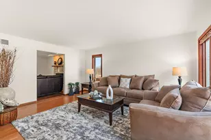 8942 Birch Ln, Hickory Hills, IL 60457 - Photo 7