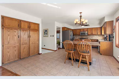 8942 Birch Lane, Hickory Hills, IL 60457 - Photo 11