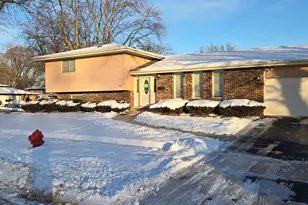 17331 Wausau Ct, South Holland, IL 60473 - Photo 1