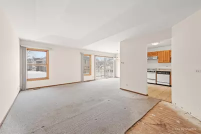 1851 Fox Run Drive #D4, Elk Grove Village, IL 60007 - Photo 7