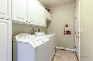 1317 Liverpool Ln, Mundelein, IL 60060 - Photo 21