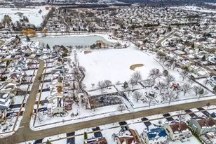 1317 Liverpool Ln, Mundelein, IL 60060 - Photo 47