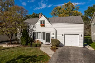 916 Grant St, Downers Grove, IL 60515 - Photo 3