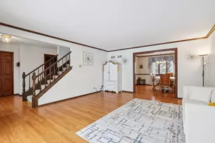 690 Dunhill Dr, Buffalo Grove, IL 60089 - Photo 5