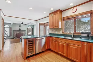 690 Dunhill Dr, Buffalo Grove, IL 60089 - Photo 13