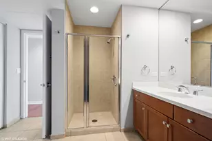 130 N Garland Ct, Chicago, IL 60602 - Photo 13