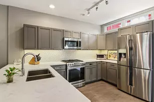 18 S Aberdeen St, Chicago, IL 60607 - Photo 9