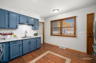 742 N Glenwood Pl, Aurora, IL 60506 - Photo 9