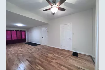 8919 S Muskegon Avenue #1F, Chicago, IL 60617 - Photo 3