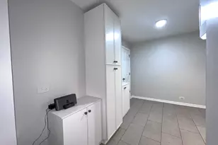 8919 S Muskegon Ave, Chicago, IL 60617 - Photo 29