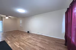 8919 S Muskegon Ave, Chicago, IL 60617 - Photo 11