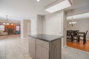 164 Forestview Ct, Aurora, IL 60502 - Photo 17