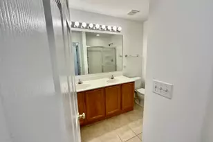 1829 N Crenshaw Circle, Vernon Hills, IL 60061 - Photo 17