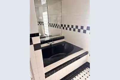 330 N East River Road, Des Plaines, IL 60016 - Photo 9