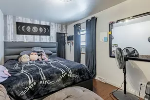 5731 S Hoyne Ave, Chicago, IL 60636 - Photo 9