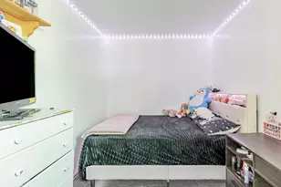 5731 S Hoyne Ave, Chicago, IL 60636 - Photo 11