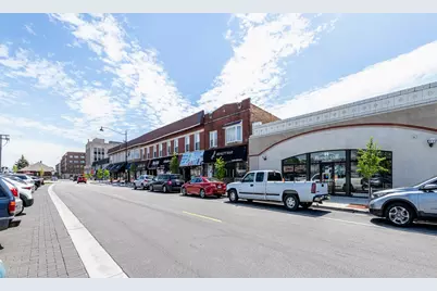 3302 Kenilworth Avenue #404, Berwyn, IL 60402 - Photo 9