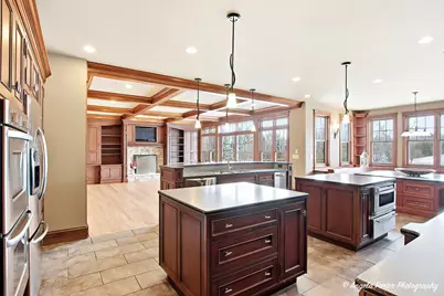 2810 Oak Ridge Road, Crystal Lake, IL 60012 - Photo 13