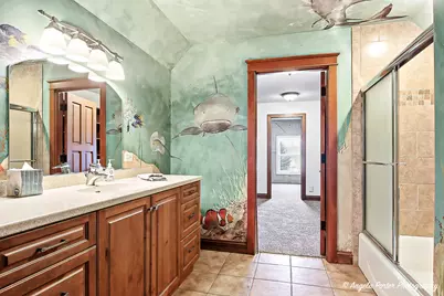 2810 Oak Ridge Road, Crystal Lake, IL 60012 - Photo 33