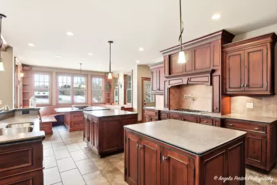 2810 Oak Ridge Road, Crystal Lake, IL 60012 - Photo 9