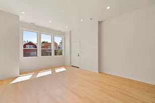 530 N Lawndale Ave, Chicago, IL 60624 - Photo 3