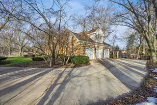 2266 Pebble Creek Dr, Lisle, IL 60532 - Photo 41