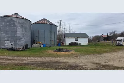 7304 Johnson Road, Hebron, IL 60034 - Photo 5