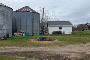 7304 Johnson Rd, Hebron, IL 60034 - Photo 5