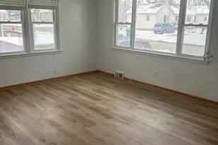 716 Henry St, Peru, IL 61354 - Photo 3