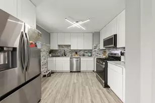 1364 Leslie Ln, Glendale Heights, IL 60139 - Photo 5