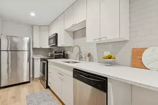 1069 W Foster Ave, Chicago, IL 60640 - Photo 9