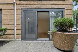 1069 W Foster Ave, Chicago, IL 60640 - Photo 3