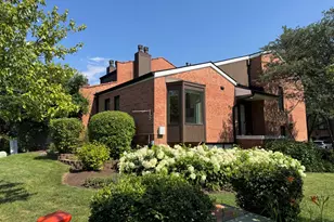 19w286 Governors Trail, Oak Brook, IL 60523 - Photo 3