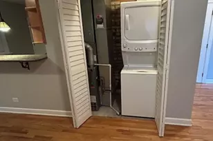 2340 W Granville Ave, Chicago, IL 60659 - Photo 7